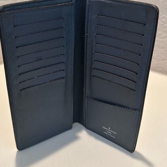 Louis Vuitton Bifold Cardholder Long Wallet Gray Textured Leather Minimalist - Picture 9 of 15